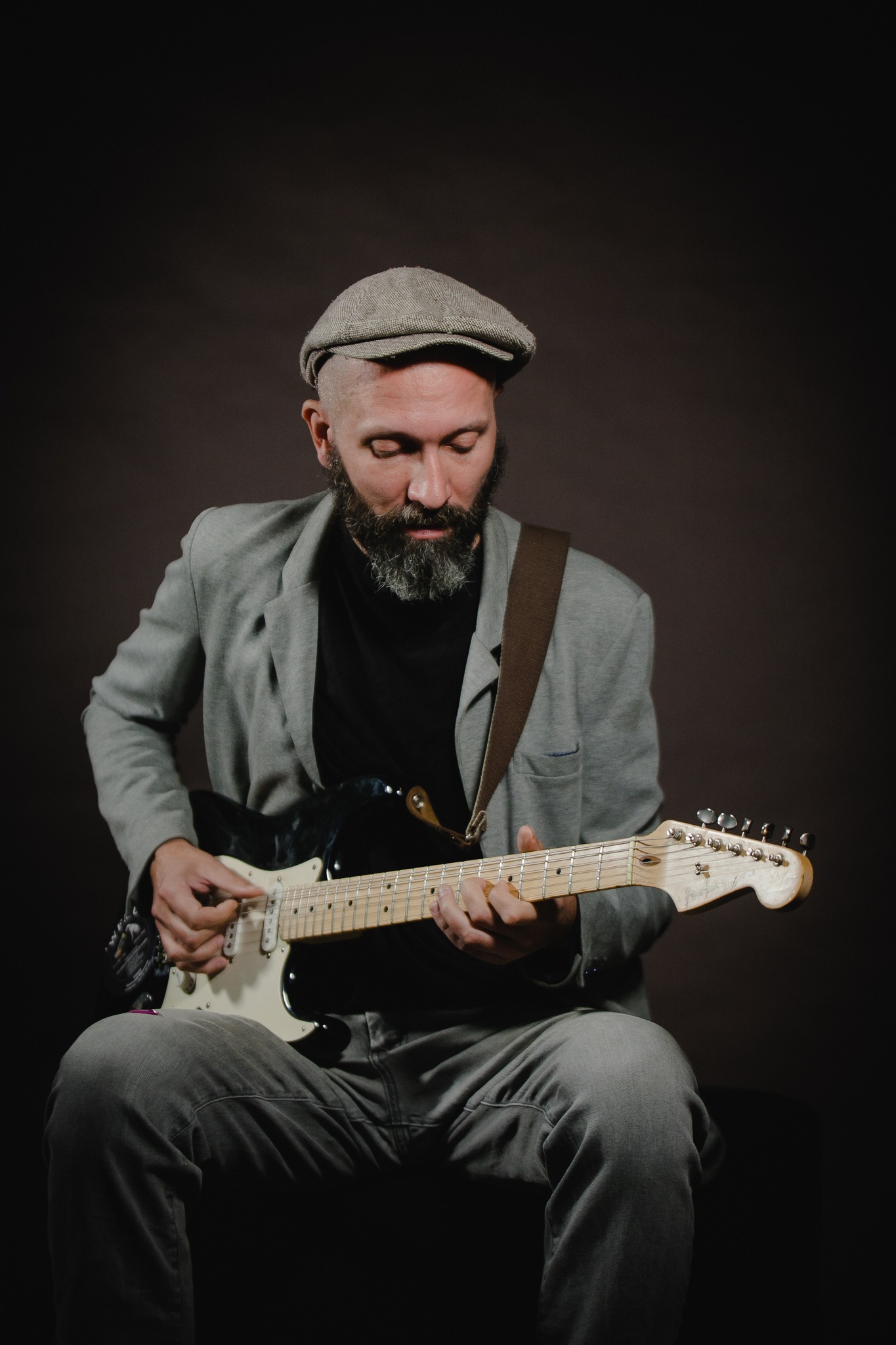 Vanya Zhuk acoustic pub night