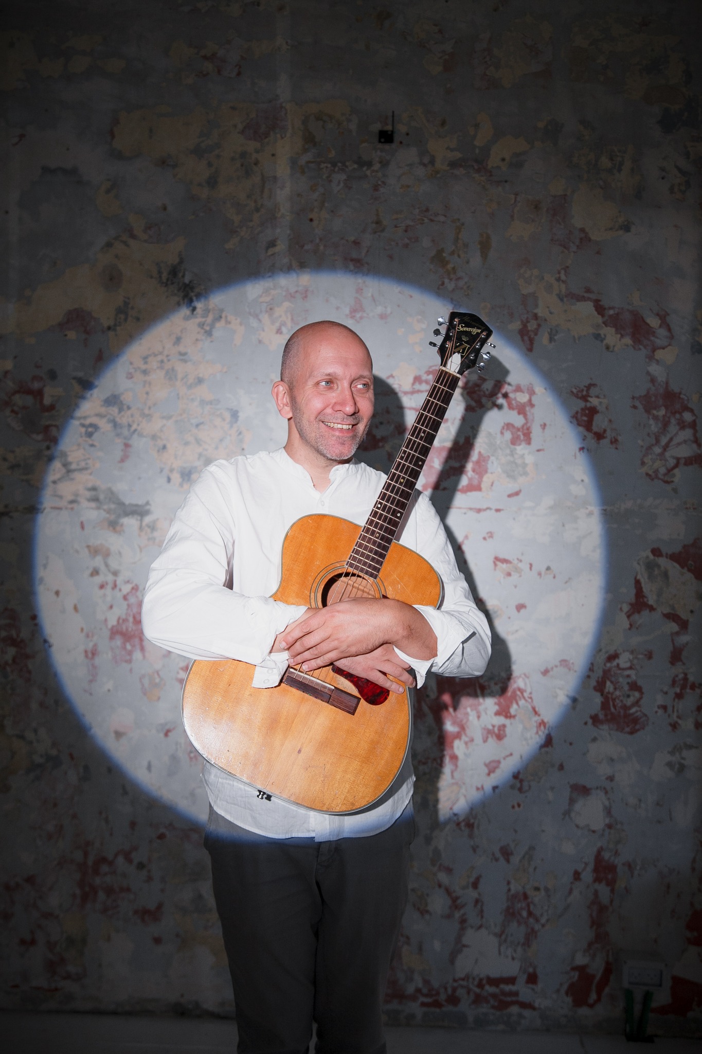 Vanya Zhuk solo guitar experience